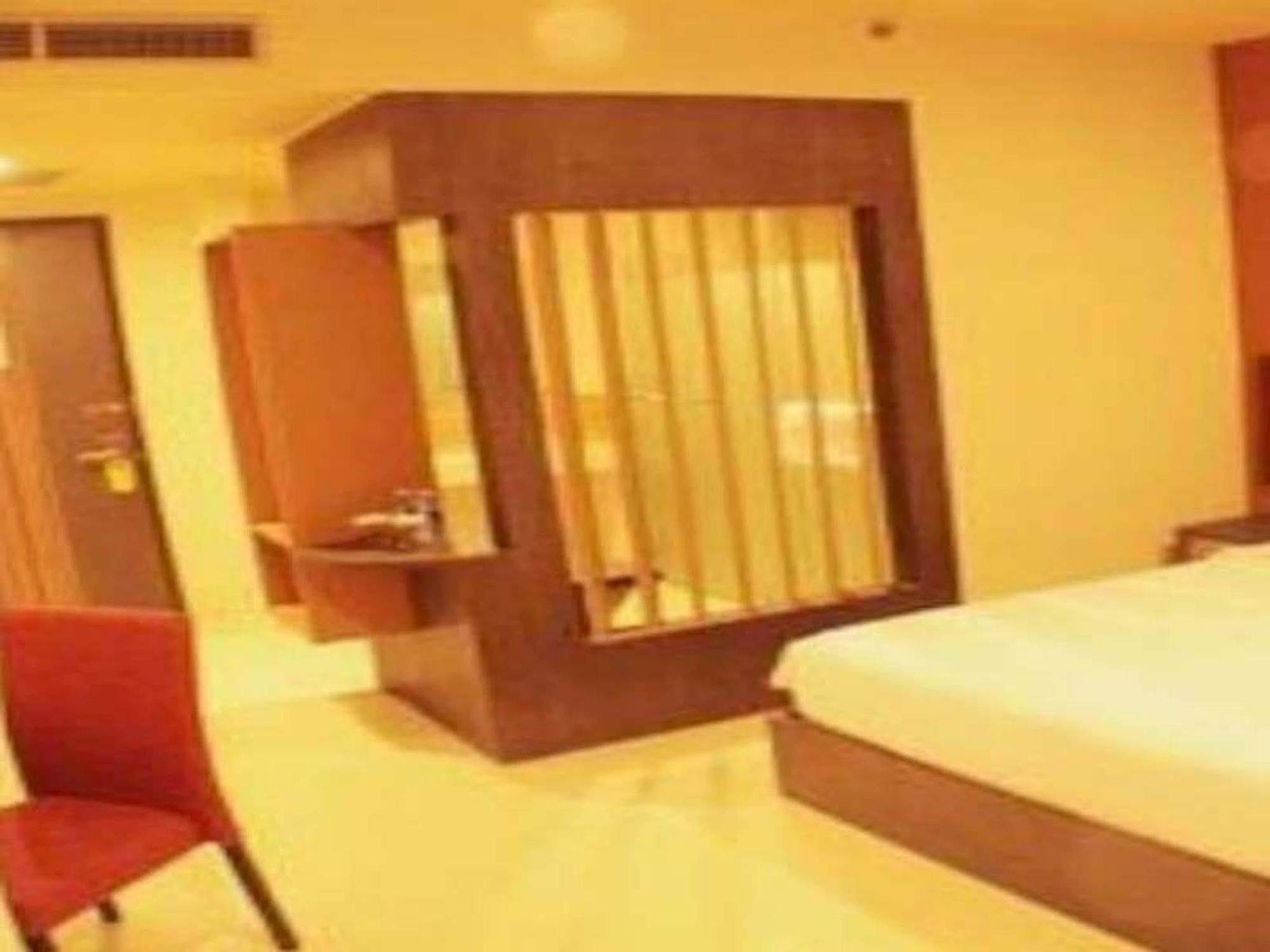 Hotel Olive Тангеранг Екстер'єр фото